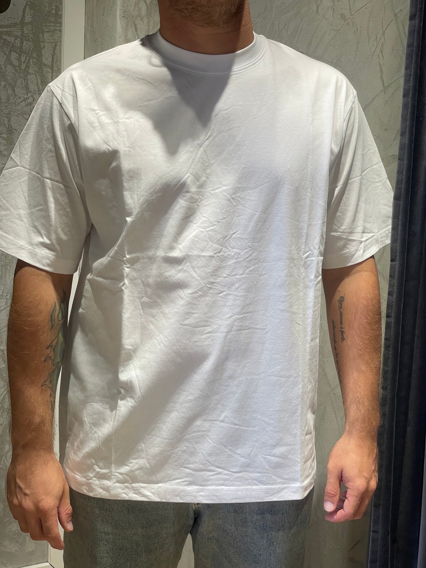 T-shirt over TM666