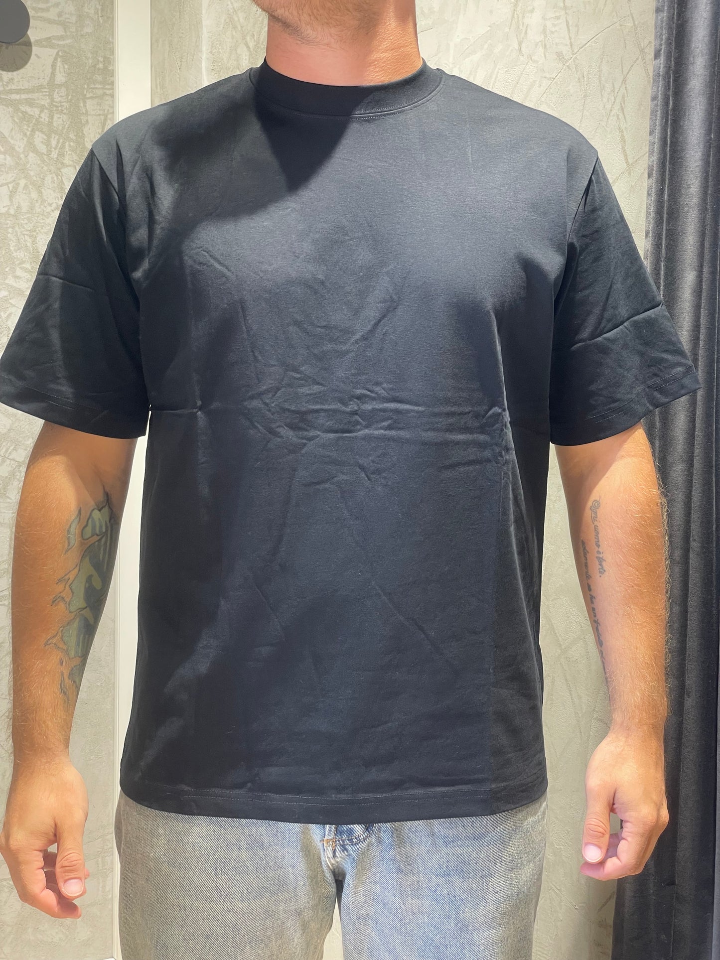 T-shirt over TM666
