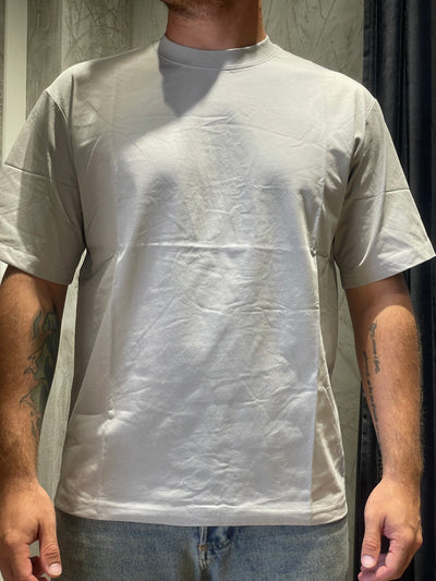 T-shirt over TM666