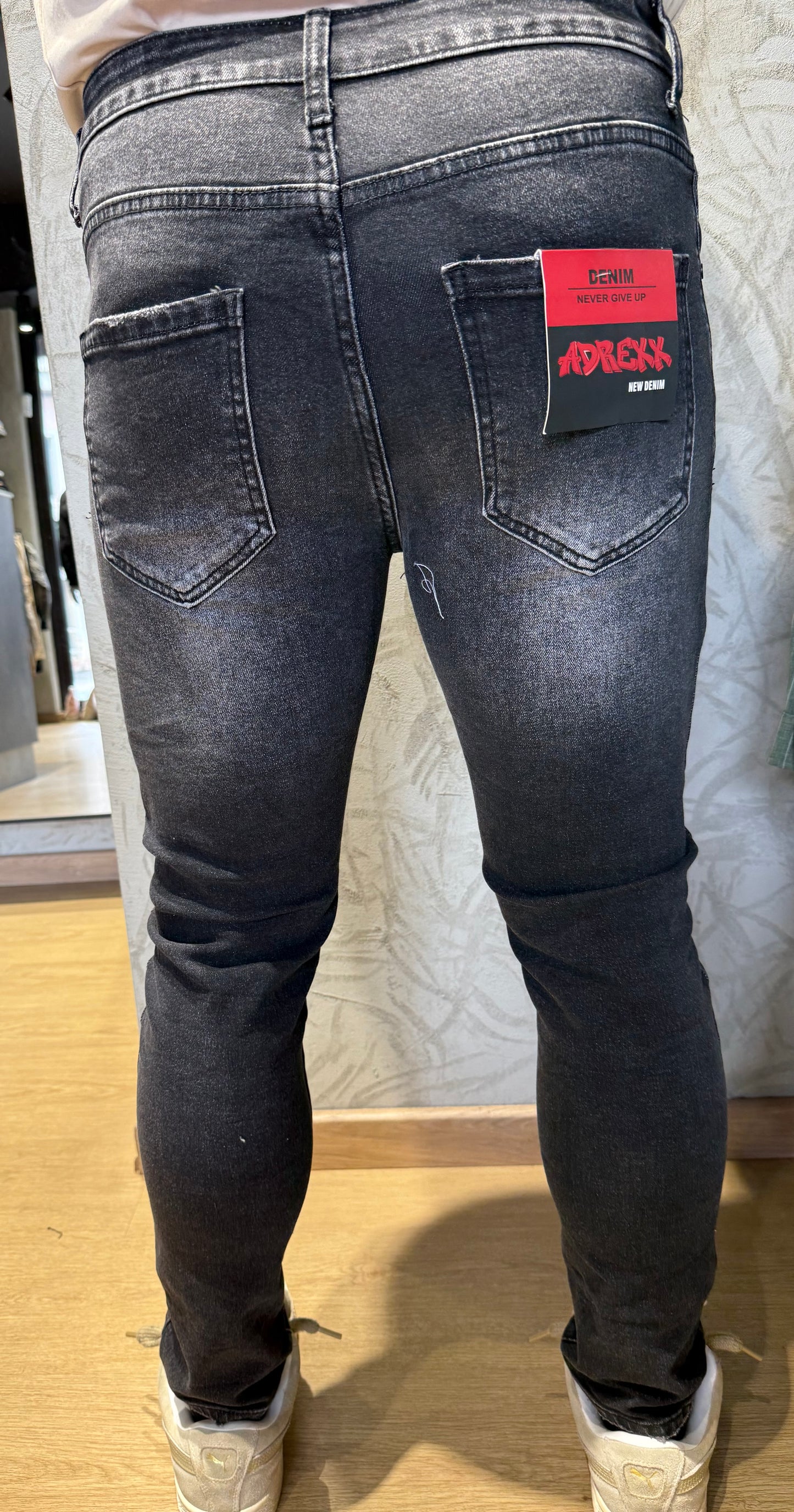 Jeans skinny vernice con strappi JC7546