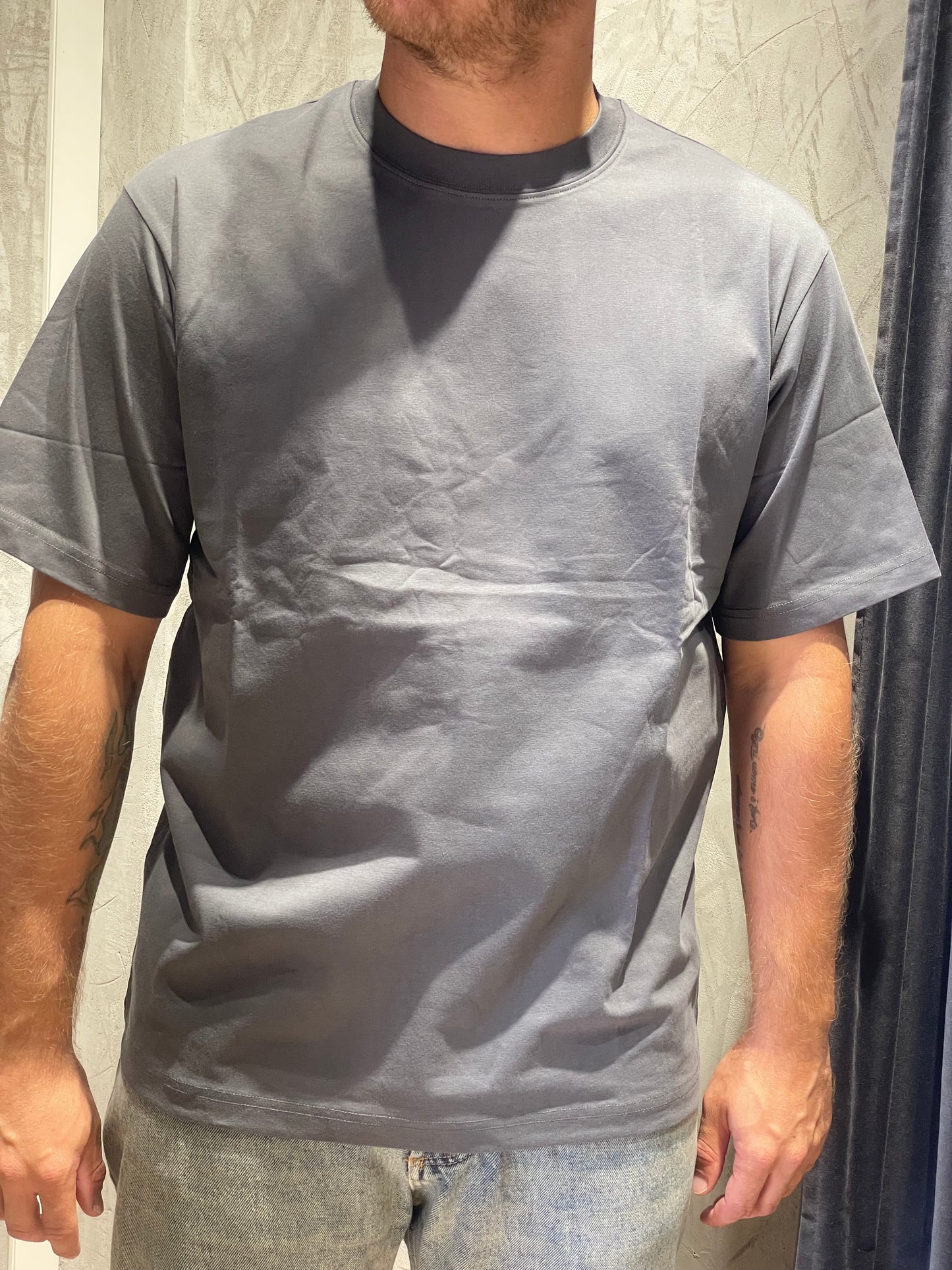 T-shirt over TM666