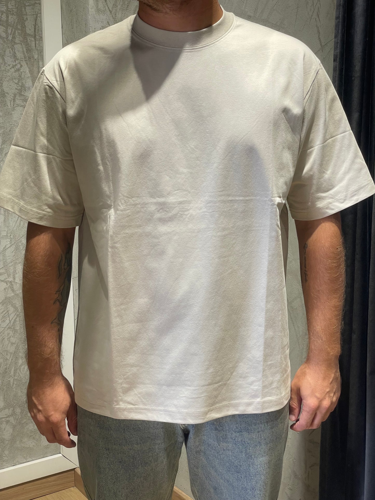 T-shirt over TM666