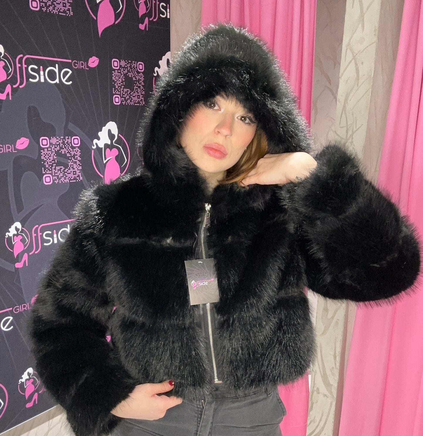 Pelliccia crop con cappuccio