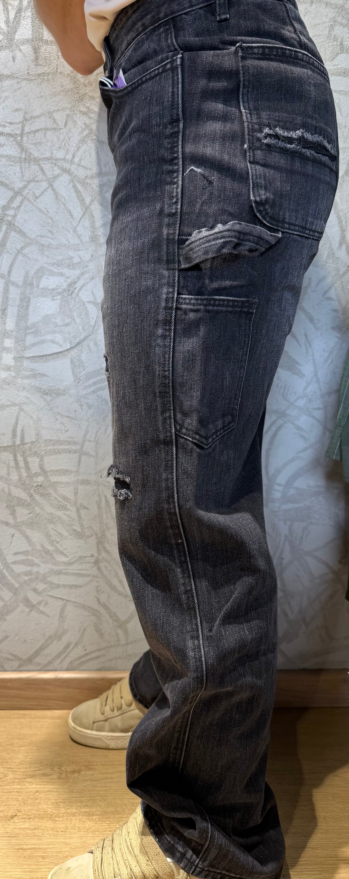 Jeans baggy con strappi KM2610